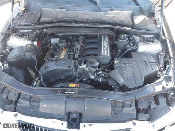 2008 BMW 3 Series 328xi with VIN WBAVC935X8K041290, listed as a IAAI auction lot 41703031 with 230,256 mi miles. Bid and sale history available at carsss.com. Image 10.
