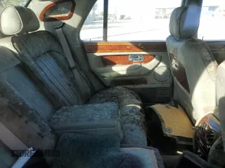 2005 Bentley Arnage R z VIN SCBLC37F65CX10805, wystawiony jako Copart lot #80332124 z przebiegiem Nie podano mil oraz Nie do naprawy. Historia ofert i sprzedaży dostępna na DreamBid. Obrazek 10.