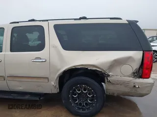2011 GMC Yukon XL SLT with VIN 1GKS1KE01BR160725, listed as a IAAI auction lot 41587693 with 302,661 mi miles and . Bid and sale history available at carsss.com. Image 6.