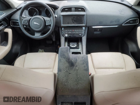 2020 Jaguar F-Pace 25t Premium z VIN SADCJ2FX1LA621776, wystawiony jako Copart lot #87417734 z przebiegiem Nie podano mil oraz Szkoda całkowita • Salvage title. Historia ofert i sprzedaży dostępna na DreamBid. Obrazek 8.