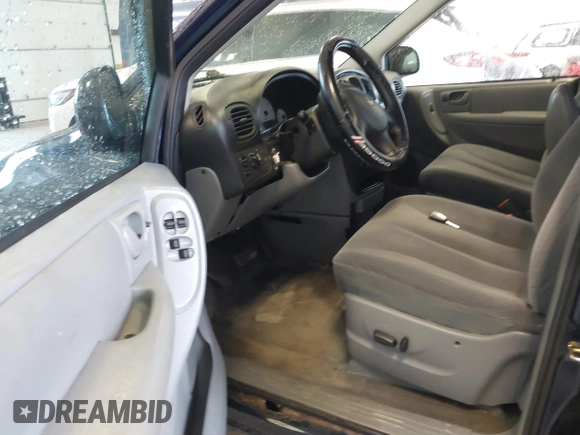 2005 Dodge Caravan SE with VIN 1D4GP24R55B294220, listed as a IAAI auction lot 42381175 with 260,980 mi miles and . Bid and sale history available at DreamBid. Image 5.