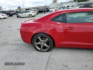 2013 Chevrolet Camaro LT z VIN 2G1FC1E3XD9126848, wystawiony jako Copart lot #59735855 z przebiegiem 194 119 mil mil oraz Szkoda całkowita • Salvage title. Historia ofert i sprzedaży dostępna na DreamBid. Obrazek 13.