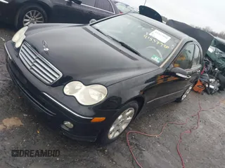 2005 Mercedes-Benz C 240 z VIN WDBRF81J25F610335, wystawiony jako IAAI lot #41537990 z przebiegiem 207 104 mil mil oraz . Historia ofert i sprzedaży dostępna na DreamBid. Obrazek 2.