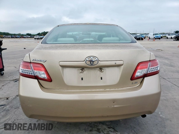 2010 Toyota Camry z VIN 4T1BF3EK4AU112728, wystawiony jako Copart lot #54740835 z przebiegiem 133 340 mil mil oraz Szkoda całkowita • Salvage title. Historia ofert i sprzedaży dostępna na DreamBid. Obrazek 6.