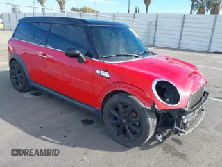 2013 MINI Clubman S z VIN WMWZG3C58DTY32960, wystawiony jako IAAI lot #41699784 z przebiegiem 127 858 mil mil oraz . Historia ofert i sprzedaży dostępna na DreamBid. Obrazek 1.