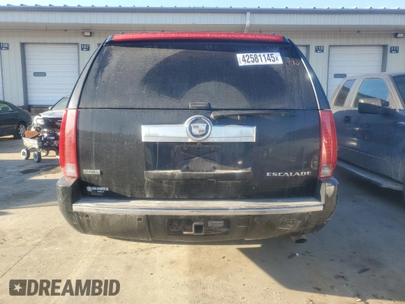 2010 Cadillac Escalade ESV Luxury z VIN 1GYUKHEFXAR213830, wystawiony jako Copart lot #42581145 z przebiegiem 221 132 mil mil oraz Nie do naprawy • Non repairable. Historia ofert i sprzedaży dostępna na DreamBid. Obrazek 6.