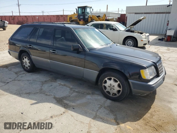 1987 Mercedes-Benz 300 with VIN WDBEB93D1HF041635, listed as a Copart auction lot 53718845 with 285,625 mi miles and Clean Title. Bid and sale history available at DreamBid. Image 4.