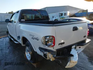 2003 Ford F-150 z VIN 2FTRX08W63CA22223, wystawiony jako IAAI lot #41382377 z przebiegiem 261 841 mil mil oraz . Historia ofert i sprzedaży dostępna na DreamBid. Obrazek 3.