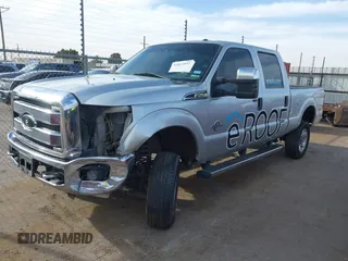 2014 Ford Super Duty F-250 SRW XL with VIN 1FT7W2BT7EEB01336, listed as a IAAI auction lot 41812032 with 276,996 mi miles. Bid and sale history available at carsss.com. Image 18.