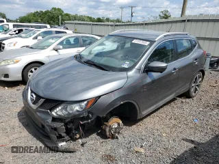 2017 Nissan Rogue SV with VIN JN1BJ1CR3HW107741, listed as a Copart auction lot 61597565 with 144,640 mi miles and Salvage title. Bid and sale history available at DreamBid. Image 1.