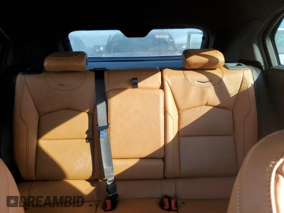 2021 Cadillac XT4 FWD Premium Luxury z VIN 1GYFZCR45MF080027, wystawiony jako Copart lot #46195835 z przebiegiem Nie podano mil oraz Nie do naprawy • Non repairable. Historia ofert i sprzedaży dostępna na DreamBid. Obrazek 10.