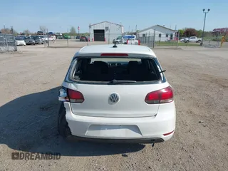 2013 Volkswagen Golf TDI z VIN WVWDM7AJ9DW138502, wystawiony jako IAAI lot #42115604 z przebiegiem 133 888 mil mil oraz . Historia ofert i sprzedaży dostępna na DreamBid. Obrazek 17.