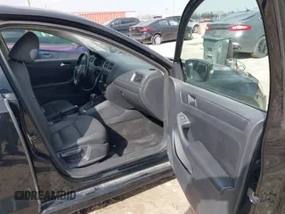2012 Volkswagen Jetta SE with VIN 3VWDX7AJ7CM397301, listed as a IAAI auction lot 41893928 with 181,212 mi miles and . Bid and sale history available at DreamBid. Image 5.