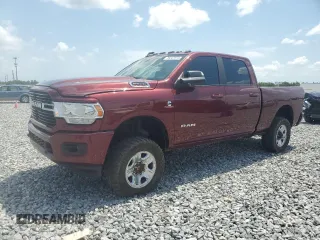 2021 Ram 2500 Big Horn z VIN 3C6UR5DL1MG581624, wystawiony jako Copart lot #58799575 z przebiegiem 50 828 mil mil oraz Szkody całkowita. Historia ofert i sprzedaży dostępna na DreamBid. Obrazek 1.