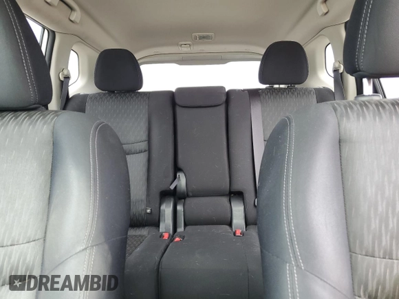 2017 Nissan Rogue SV z VIN JN8AT2MT9HW143571, wystawiony jako Copart lot #53751385 z przebiegiem 105 333 mil mil oraz Szkoda całkowita • Salvage title. Historia ofert i sprzedaży dostępna na DreamBid. Obrazek 10.