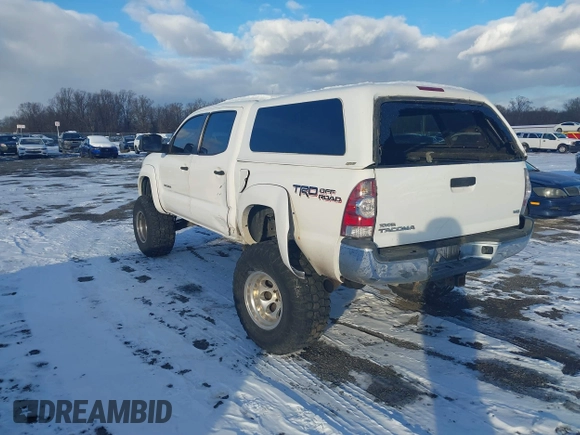2014 Toyota Tacoma with VIN 3TMLU4EN0EM147193, listed as a IAAI auction lot 41280636 with 162,345 mi miles. Bid and sale history available at carsss.com. Image 3.