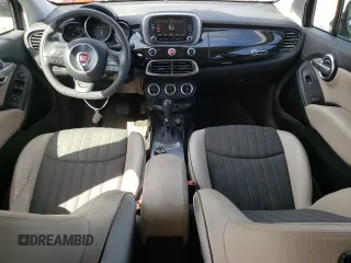 2016 FIAT 500X Lounge z VIN ZFBCFYDT4GP395562, wystawiony jako Copart lot #52273235 z przebiegiem 150 036 mil mil oraz Szkody całkowita. Historia ofert i sprzedaży dostępna na DreamBid. Obrazek 8.