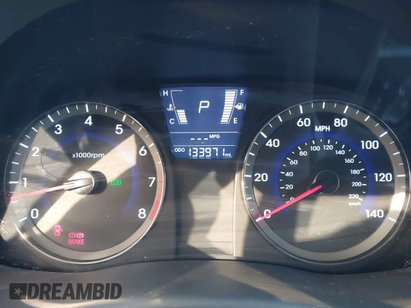 2013 Hyundai Accent GS z VIN KMHCT5AE7DU083304, wystawiony jako IAAI lot #41847588 z przebiegiem 133 971 mil mil oraz . Historia ofert i sprzedaży dostępna na DreamBid. Obrazek 7.