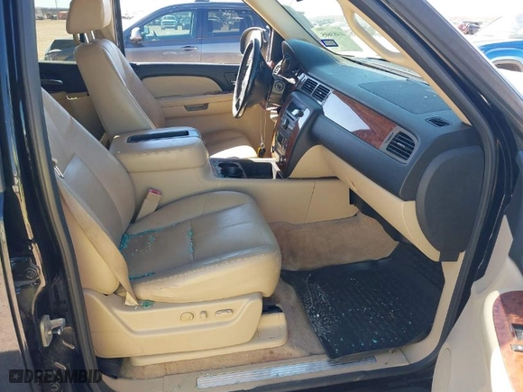 2008 Chevrolet Suburban LT w/3LT with VIN 3GNFC16088G207846, listed as a IAAI auction lot 41483605 with 184,709 mi miles. Bid and sale history available at carsss.com. Image 5.