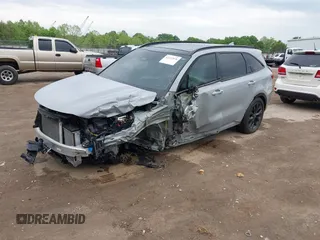 2022 Kia Sorento SX z VIN 5XYRKDLF2NG119453, wystawiony jako IAAI lot #42157576 z przebiegiem 66 733 mil mil oraz . Historia ofert i sprzedaży dostępna na DreamBid. Obrazek 2.