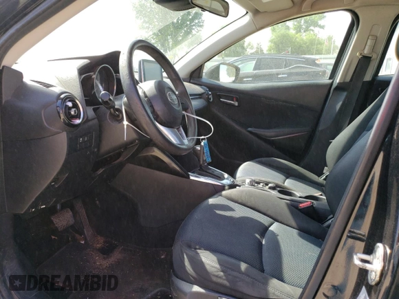 2016 Scion iA z VIN 3MYDLBZV8GY112646, wystawiony jako Copart lot #51481723 z przebiegiem 98 781 mil mil oraz . Historia ofert i sprzedaży dostępna na DreamBid. Obrazek 7.