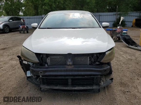 2015 Volkswagen Jetta SE z VIN 3VWD07AJ8FM254995, wystawiony jako Copart lot #59580835 z przebiegiem 226 717 mil mil oraz Czysty tytuł • Clean title. Historia ofert i sprzedaży dostępna na DreamBid. Obrazek 5.