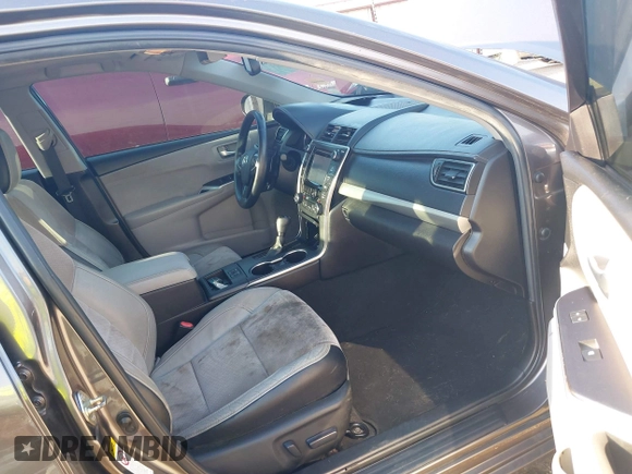 2015 Toyota Camry XLE with VIN 4T1BF1FK1FU895551, listed as a IAAI auction lot 40253286 with 221,273 mi miles and . Bid and sale history available at DreamBid. Image 5.
