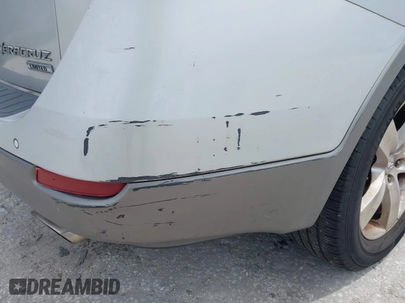 2010 Hyundai Veracruz Limited with VIN KM8NU4CC0AU116232, listed as a IAAI auction lot 42698369 with 207,134 mi miles and . Bid and sale history available at DreamBid. Image 6.