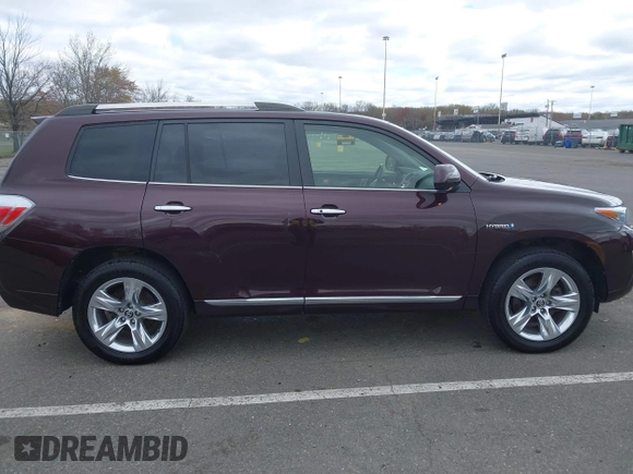 2013 Toyota Highlander Limited z VIN JTEDC3EH7D2017120, wystawiony jako IAAI lot #42060409 z przebiegiem 122 721 mil mil oraz . Historia ofert i sprzedaży dostępna na DreamBid. Obrazek 17.