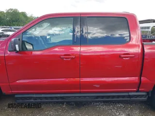 2024 Ford F-150 Lightning Flash z VIN 1FT6W3L7XRWG02773, wystawiony jako IAAI lot #42266067 z przebiegiem 7 256 mil mil oraz . Historia ofert i sprzedaży dostępna na DreamBid. Obrazek 15.