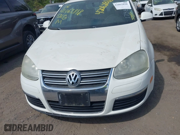 2008 Volkswagen Jetta SE with VIN 3VWRZ71KX8M173889, listed as a IAAI auction lot 42062818 with Not provided miles and . Bid and sale history available at DreamBid. Image 11.