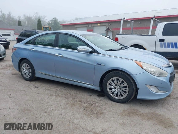 2012 Hyundai Sonata Hybrid z VIN KMHEC4A41CA044671, wystawiony jako IAAI lot #42254039 z przebiegiem 152 769 mil mil oraz . Historia ofert i sprzedaży dostępna na DreamBid. Obrazek 14.
