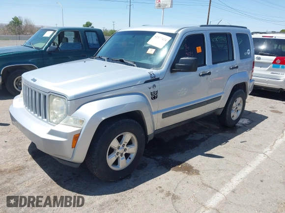 2012 Jeep Liberty Sport Latitude z VIN 1C4PJMAK2CW158599, wystawiony jako IAAI lot #42327424 z przebiegiem 118 960 mil mil oraz . Historia ofert i sprzedaży dostępna na DreamBid. Obrazek 2.