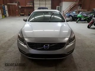 2014 Volvo S60 T5 z VIN YV1612FS9E2278834, wystawiony jako Copart lot #56123805 z przebiegiem 138 038 mil mil oraz Czysty tytuł • Clean title. Historia ofert i sprzedaży dostępna na DreamBid. Obrazek 5.