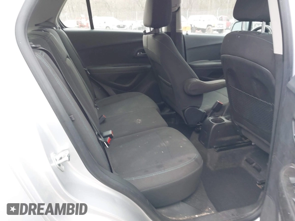 2015 Chevrolet Trax LS with VIN KL7CJKSB4FB129440, listed as a IAAI auction lot 41734339 with 37,772 mi miles. Bid and sale history available at carsss.com. Image 8.