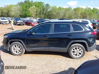 2018 Jeep Cherokee Latitude Plus with VIN 1C4PJLLB5JD584433, listed as a IAAI auction lot 41982764 with 95,730 mi miles. Bid and sale history available at carsss.com. Image 14.