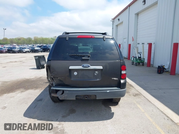 2006 Ford Explorer XLT z VIN 1FMEU73E86UA50085, wystawiony jako IAAI lot #42193785 z przebiegiem 211 343 mil mil oraz . Historia ofert i sprzedaży dostępna na DreamBid. Obrazek 16.