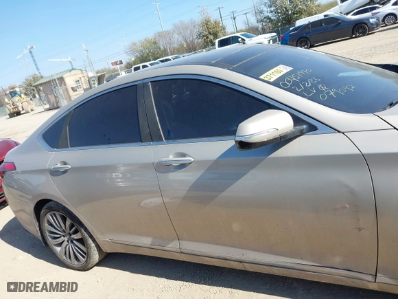 2015 Hyundai Genesis 5.0L with VIN KMHGN4JF3FU079042, listed as a IAAI auction lot 41696557 with 119,939 mi miles. Bid and sale history available at carsss.com. Image 13.
