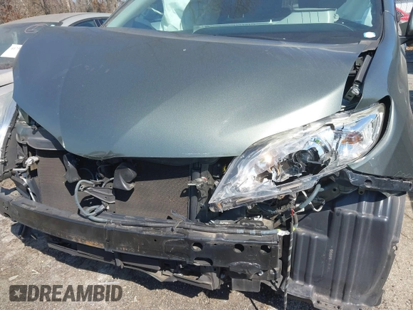 2018 Toyota Sienna XLE Auto Access Seat with VIN 5TDYZ3DC6JS931549, listed as a IAAI auction lot 41792676 with 115,673 mi miles. Bid and sale history available at carsss.com. Image 6.
