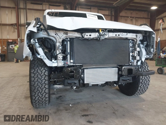 2025 Ford Bronco Outer Banks с VIN 1FMEE8BPXSLA68836, выставлен на аукционе IAAI как лот 42518156 с пробегом 287 миль миль и . История ставок и продаж доступна на DreamBid. Изображение 6.