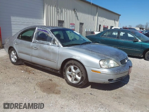 2002 Mercury Sable GS with VIN 1MEFM50U52A635368, listed as a IAAI auction lot 41770175 with 226,296 mi miles. Bid and sale history available at carsss.com. Image 1.