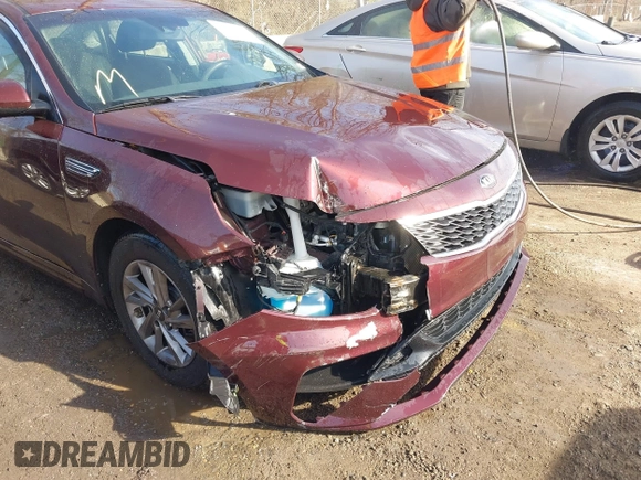 2020 Kia Optima LX z VIN 5XXGT4L38LG437797, wystawiony jako IAAI lot #41441508 z przebiegiem 67 320 mil mil oraz . Historia ofert i sprzedaży dostępna na DreamBid. Obrazek 6.
