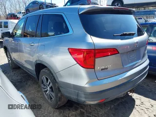2016 Honda Pilot EX with VIN 5FNYF6H35GB004589, listed as a IAAI auction lot 41786117 with 107,717 mi miles. Bid and sale history available at carsss.com. Image 3.