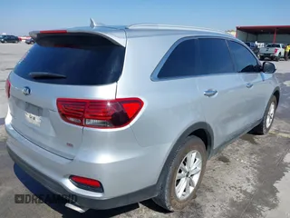 2019 Kia Sorento LX with VIN 5XYPG4A33KG533371, listed as a IAAI auction lot 41602096 with 122,231 mi miles. Bid and sale history available at carsss.com. Image 4.