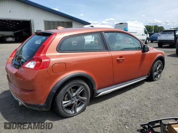 2012 Volvo C30 z VIN YV1672MK8C2278015, wystawiony jako Copart lot #58327835 z przebiegiem Nie podano mil oraz Tytuł czysty. Historia ofert i sprzedaży dostępna na DreamBid. Obrazek 3.