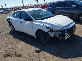 2024 Nissan Sentra S z VIN 3N1AB8BV3RY207638, wystawiony jako IAAI lot #41605875 z przebiegiem 24 275 mil mil oraz . Historia ofert i sprzedaży dostępna na DreamBid. Obrazek 1.