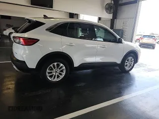 2021 Ford Escape SE с VIN 1FMCU9G67MUA42613, выставлен на аукционе IAAI как лот 42802200 с пробегом 83 890 миль миль и . История ставок и продаж доступна на DreamBid. Изображение 13.