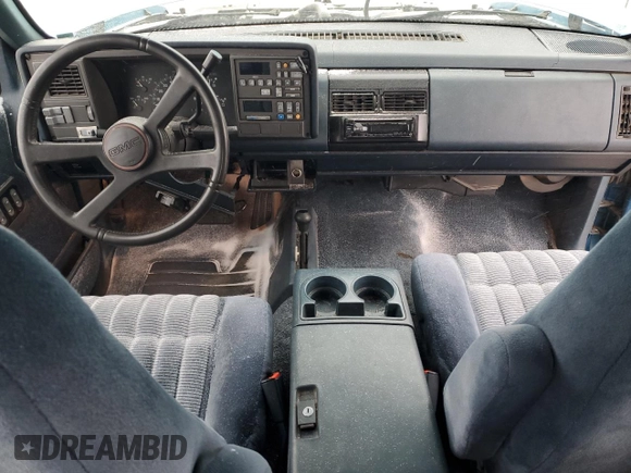 1992 GMC Sierra 2500 z VIN 2GTFK29K3N1539843, wystawiony jako Copart lot #45037335 z przebiegiem 146 355 mil mil oraz Szkody całkowita. Historia ofert i sprzedaży dostępna na DreamBid. Obrazek 8.