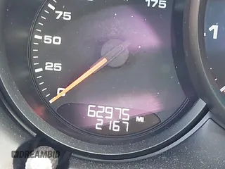 2021 Porsche Macan z VIN WP1AA2A59MLB10281, wystawiony jako IAAI lot #42219768 z przebiegiem 62 975 mil mil oraz . Historia ofert i sprzedaży dostępna na DreamBid. Obrazek 15.