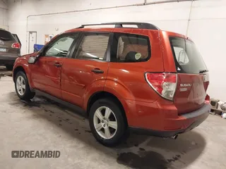 2010 Subaru Forester X с VIN JF2SH6BC0AH794174, выставлен на аукционе IAAI как лот 41436294 с пробегом 80 374 миль миль и . История ставок и продаж доступна на DreamBid. Изображение 3.